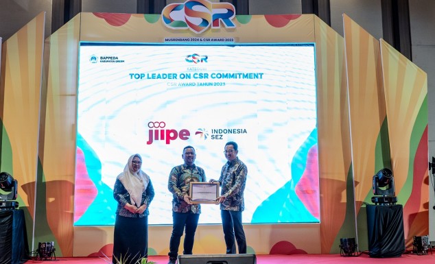 KEK Gresik, JIIPE Menerima Penghargaan CSR Award dari Pemerintah Kabupaten Gresik.